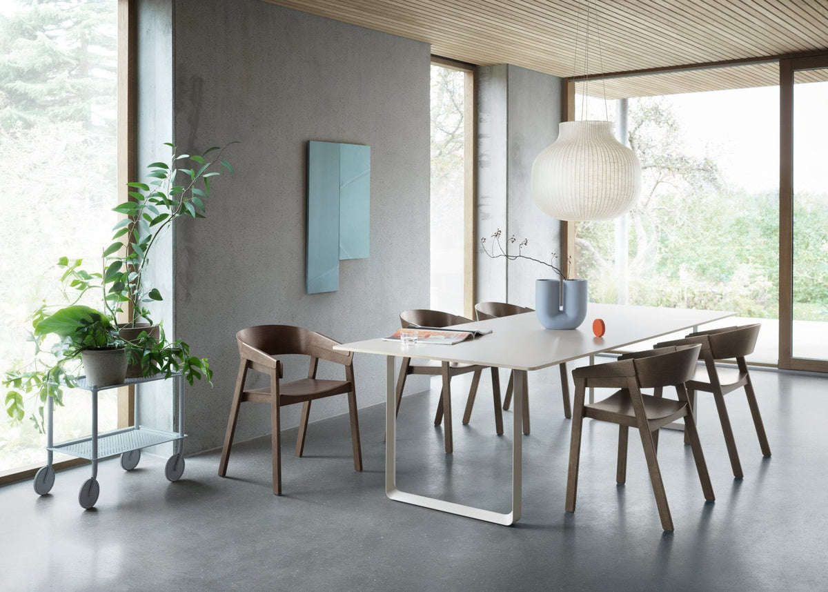 70/70 Tisch 255 cm in Sand präsentiert im Onlineshop von KAQTU Design AG. Esstisch ist von Muuto