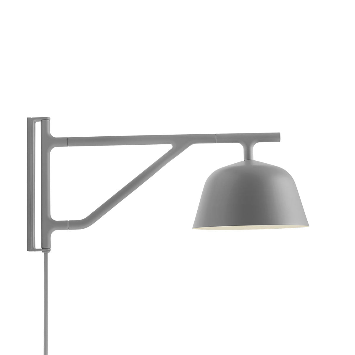 Ambit Wall Lamp in Grau präsentiert im Onlineshop von KAQTU Design AG. Wandleuchte ist von Muuto