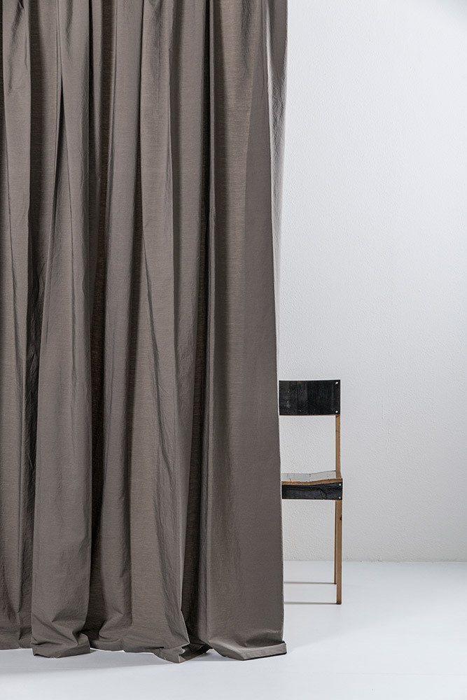 Ägyptischer Baumwollvorhang Grau in Grau präsentiert im Onlineshop von KAQTU Design AG. Vorhang ist von ZigZagZurich