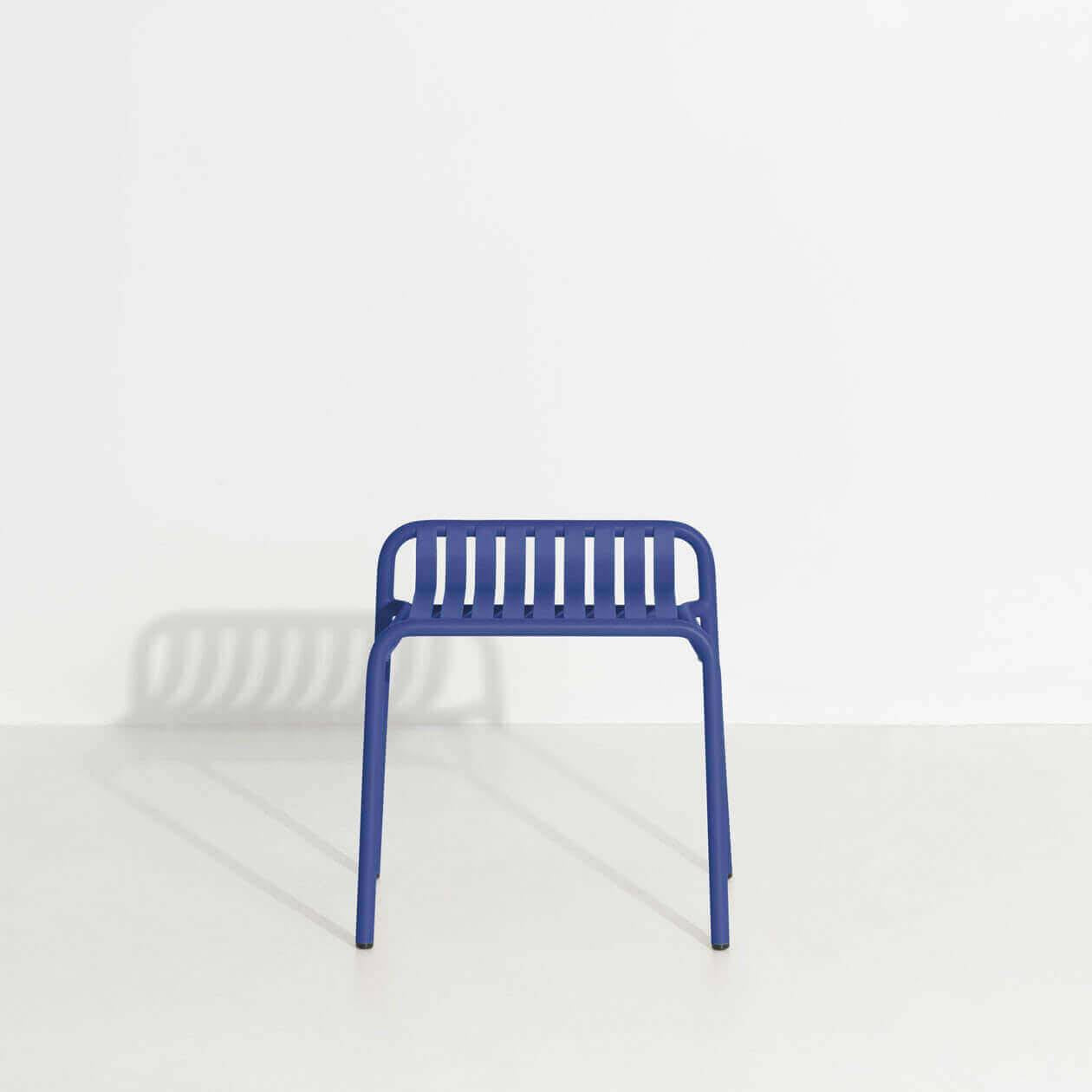 Week-End Gartenhocker in Blue präsentiert im Onlineshop von KAQTU Design AG. Hocker Outdoor ist von Petite Friture