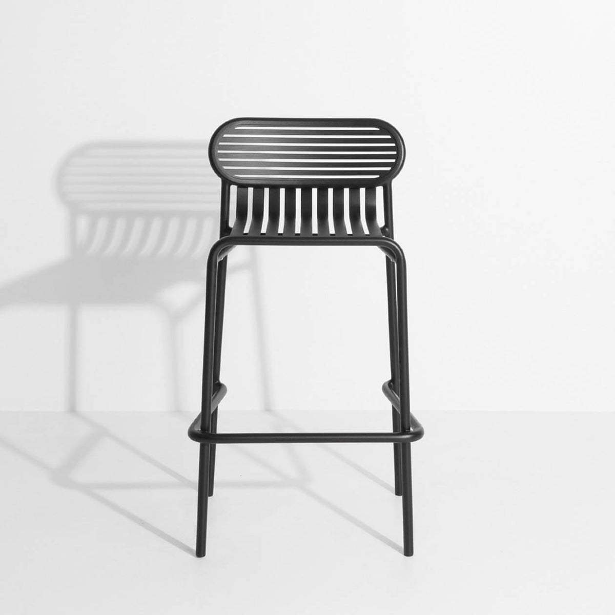Week-End Barhocker in Black präsentiert im Onlineshop von KAQTU Design AG. Outdoor-Barstuhl ist von Petite Friture
