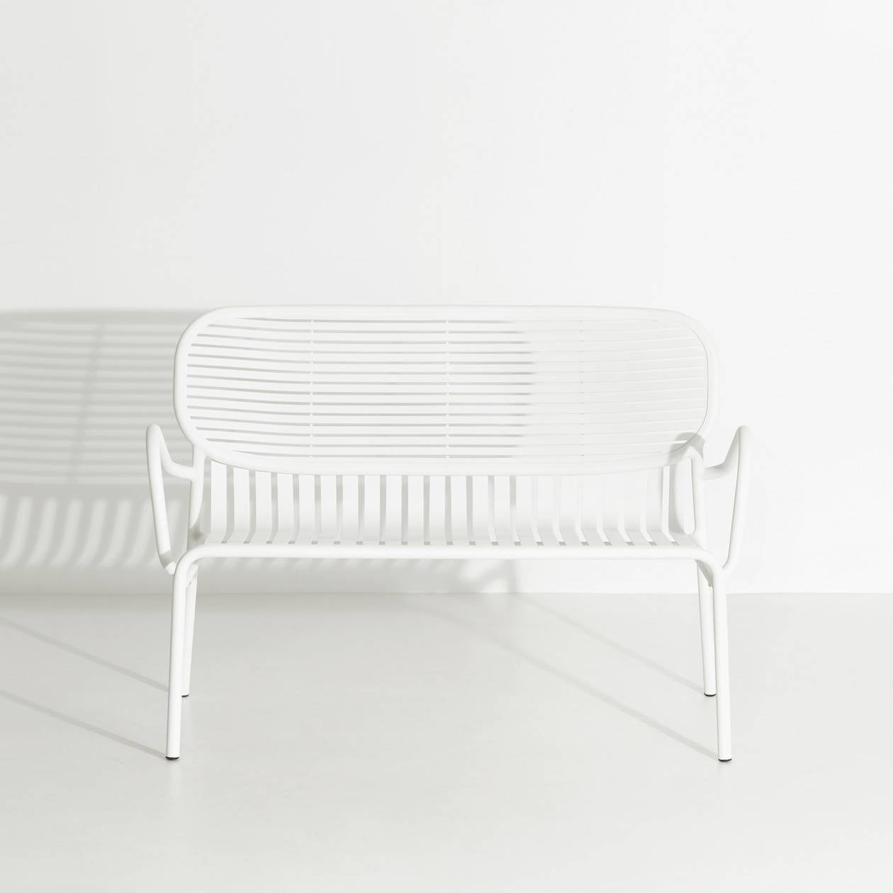 Week-End Gartensofa in White präsentiert im Onlineshop von KAQTU Design AG. Lounge Sofa ist von Petite Friture